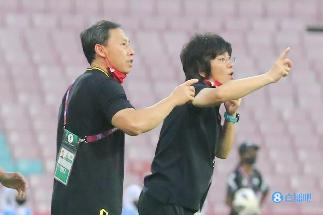 TA：切尔西冬窗无法召回卢卡库，球员租借合同中无相应条款据The Athletic消息，切尔西在将卢卡库外租至罗马的合同中，没有设置召回球员的条款。